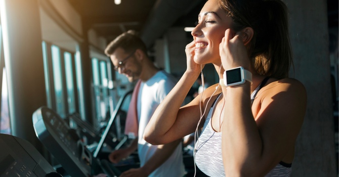 When to Push vs. When to Pull Back image